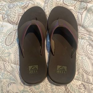 Reef size 11 brown flip flops.  New with out tags.